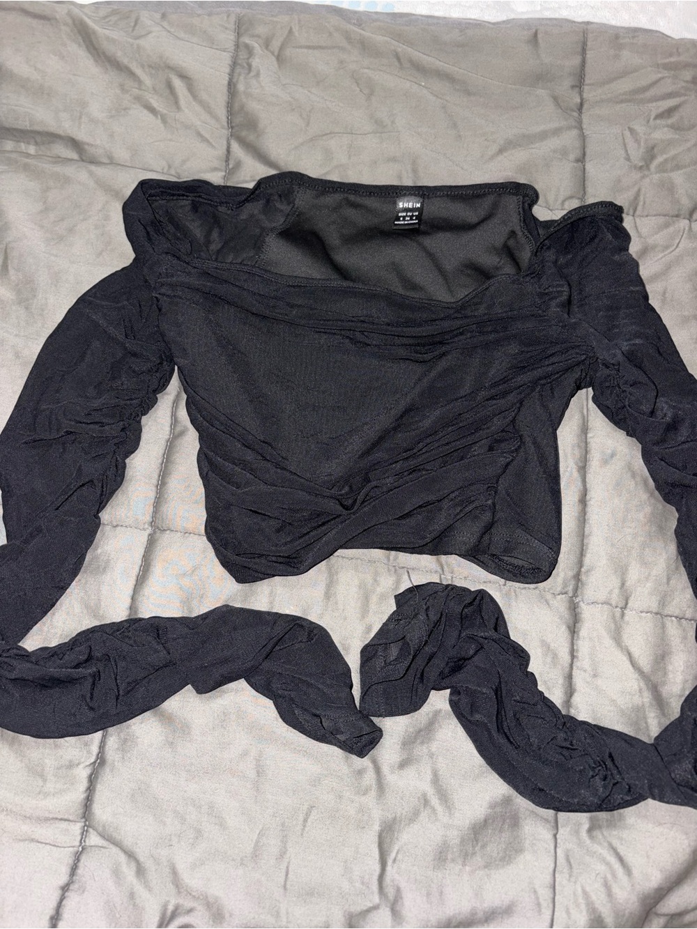 SHEIN Black Off-Shoulder Ruched Long Sleeve Crop Top